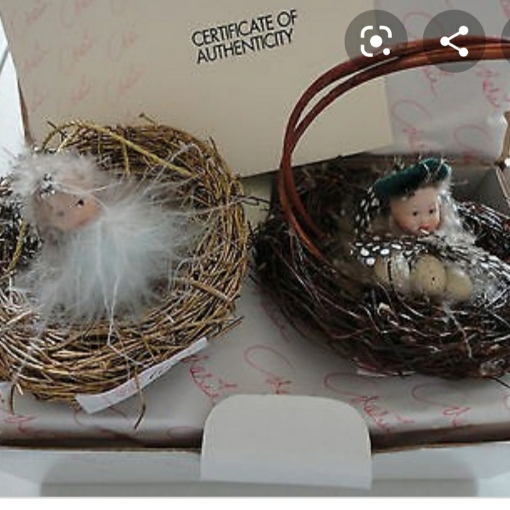 Marie Osmond porcelain doll 12 Days of Christmas